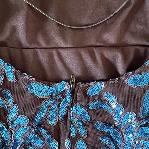 Mini Sequined Dress(backless) - Picture 5 of 6